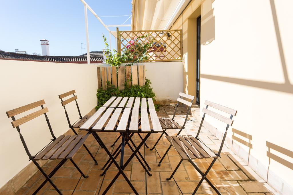 Family Room with Terrace,928722199:JPEG